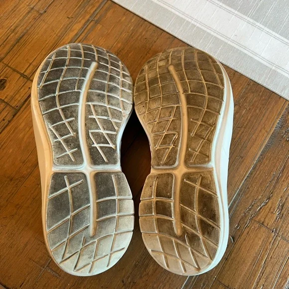 OOFOS Green WOMEN'S OOMG EEZEE LOW SHOE - Picture 6 of 6